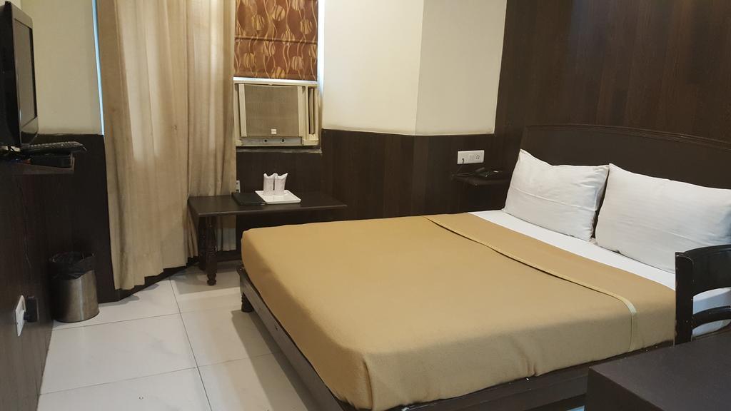 Hotel Abhay Palace Ghaziabad Exteriör bild