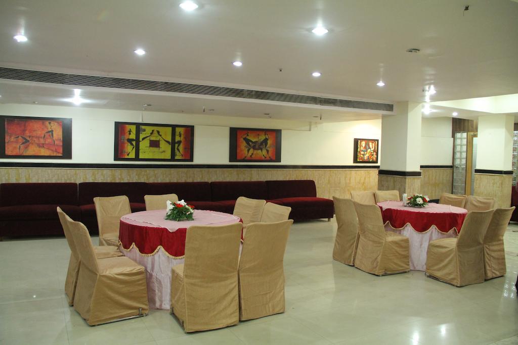 Hotel Abhay Palace Ghaziabad Exteriör bild